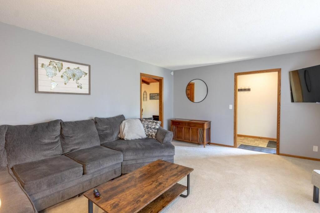 Family Home W/ 2 King, 2 Queen Beds + Game Room Bemidji Εξωτερικό φωτογραφία