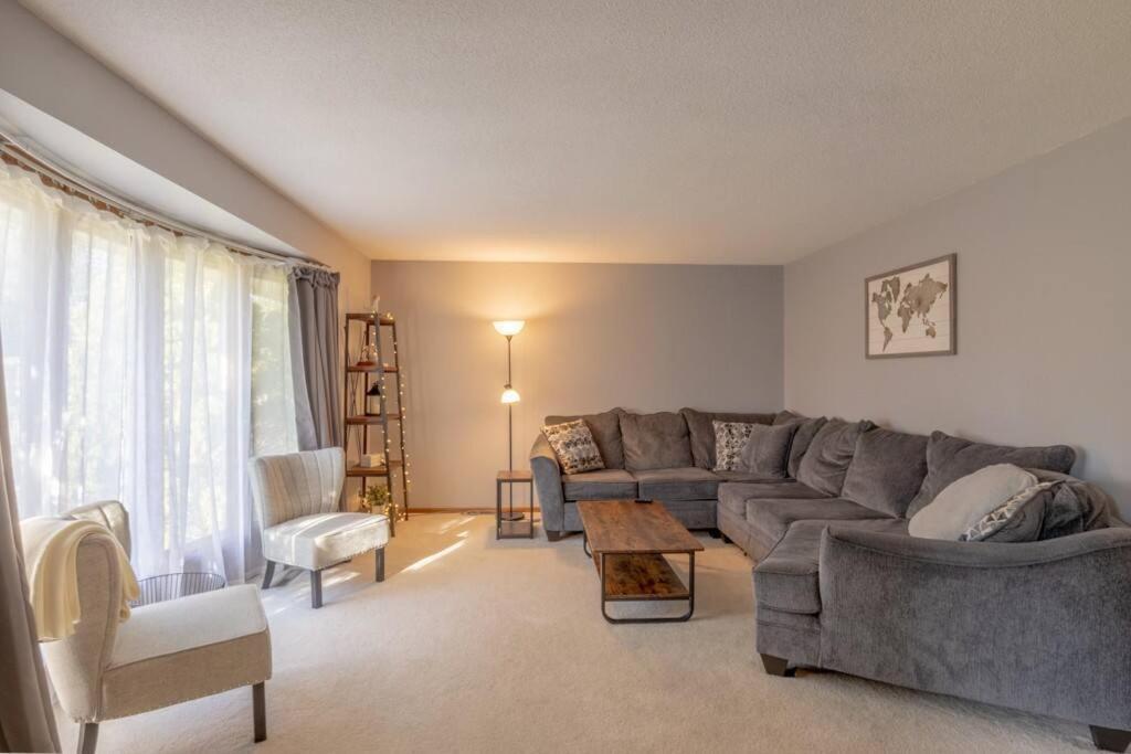 Family Home W/ 2 King, 2 Queen Beds + Game Room Bemidji Εξωτερικό φωτογραφία