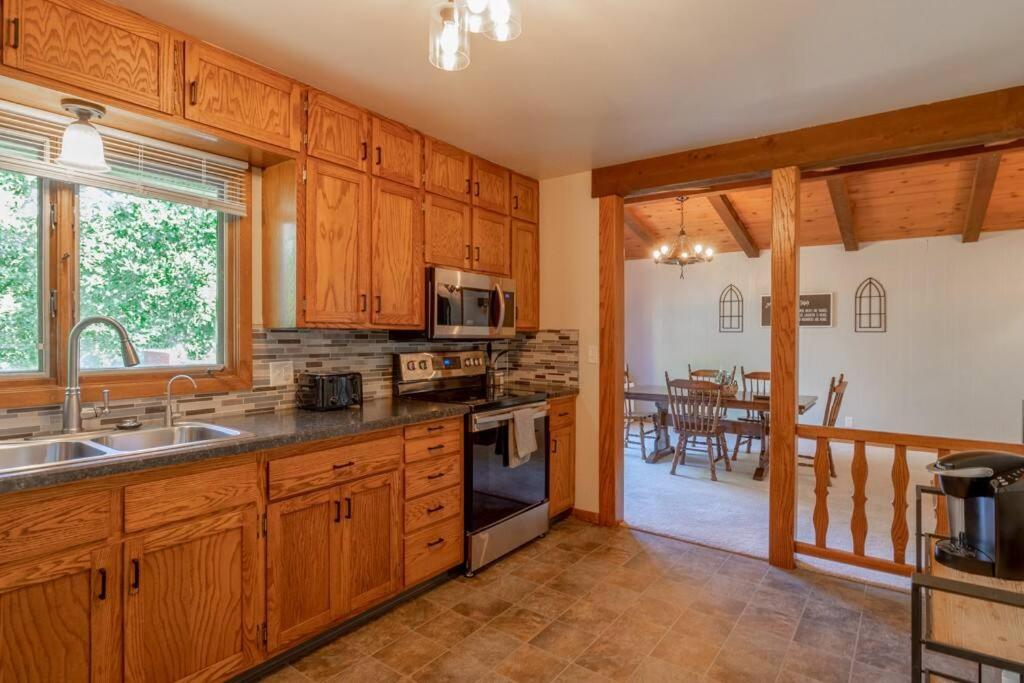 Family Home W/ 2 King, 2 Queen Beds + Game Room Bemidji Εξωτερικό φωτογραφία